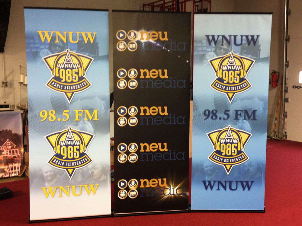 WNUW radio station signage