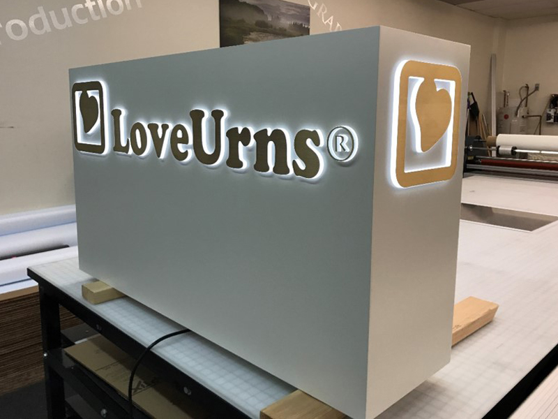 Love Urns logo