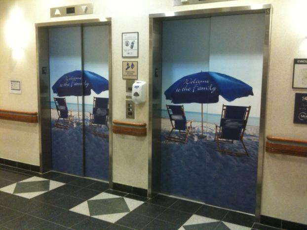 Welcome to the family umbrella on a beach elevator wrap